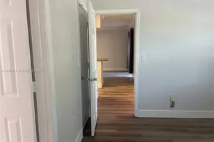 160 SW 117th Terrace, Pembroke Pines, FL 33025 - Photo 21