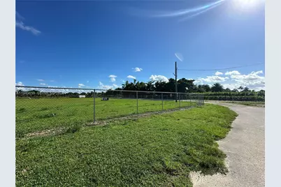 19690 SW 206th St, Miami, FL 33187 - Photo 1