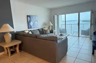 300 Bayview Dr, Sunny Isles Beach, FL 33160 - Photo 7