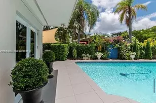 2075 S Hibiscus Dr, North Miami, FL 33181 - Photo 1