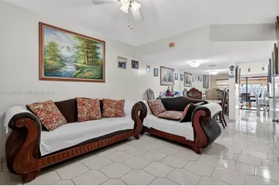 2224 W 53rd Pl #2224, Hialeah, FL 33016 - Photo 5