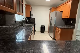 425 E 17th St, Hialeah, FL 33010 - Photo 7