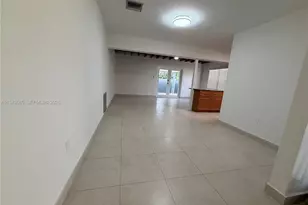 425 E 17th St, Hialeah, FL 33010 - Photo 21