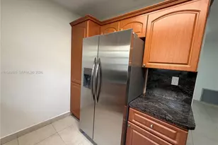 425 E 17th St, Hialeah, FL 33010 - Photo 5