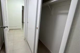 425 E 17th St, Hialeah, FL 33010 - Photo 13