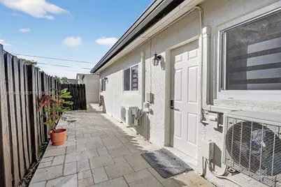 730 N 72nd Way, Hollywood, FL 33024 - Photo 19