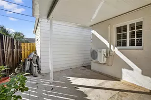 730 N 72nd Way, Hollywood, FL 33024 - Photo 17