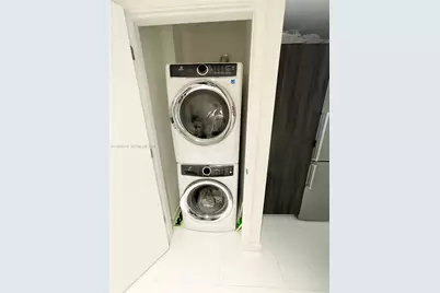 851 NE 1st Ave #305, Miami, FL 33132 - Photo 5