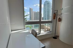 300 S Biscayne Blvd, Miami, FL 33131 - Photo 7