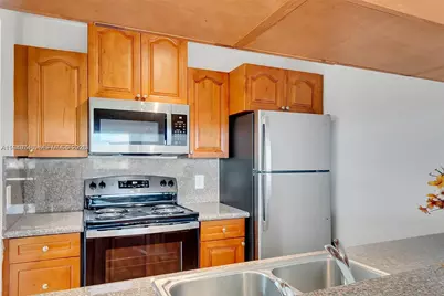 8180 Geneva Ct #521, Doral, FL 33166 - Photo 17