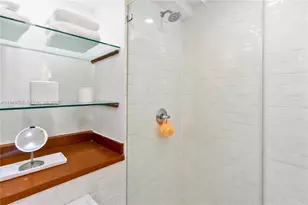 100 Lincoln Rd, Miami Beach, FL 33139 - Photo 17