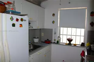 1154 W 35th St, Hialeah, FL 33012 - Photo 21