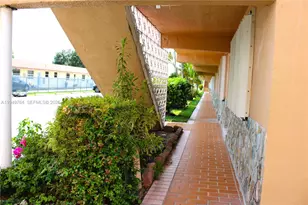 1154 W 35th St, Hialeah, FL 33012 - Photo 13