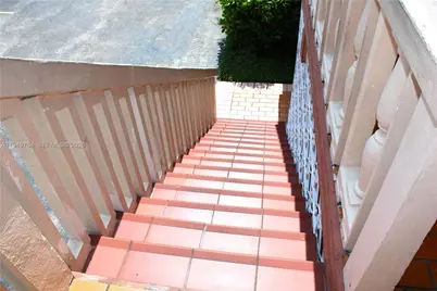 1154 W 35th St #221, Hialeah, FL 33012 - Photo 15