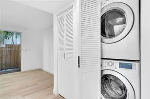 2945 Bridgeport Ave, Miami, FL 33133 - Photo 21