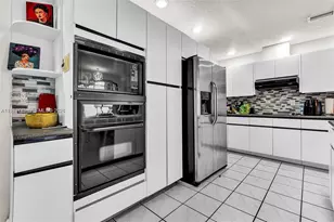 806 NE 6th St, Hallandale Beach, FL 33009 - Photo 9