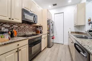 4414 Morgan Ln, Davie, FL 33328 - Photo 11