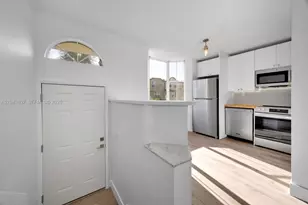 390 NW 86th Ct, Miami, FL 33126 - Photo 3