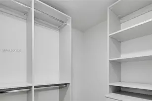 555 NE 34th St, Miami, FL 33137 - Photo 21