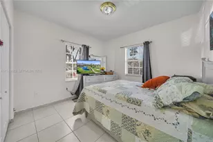 7567 N Augusta Dr, Hialeah, FL 33015 - Photo 5