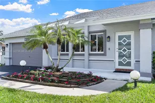 8708 SW 52nd St, Cooper City, FL 33328 - Photo 9