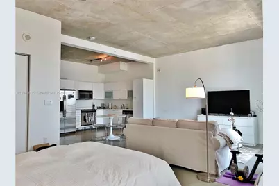 234 NE 3rd St #1605, Miami, FL 33132 - Photo 3