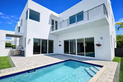 10054 NW 76th Ter, Doral, FL 33178 - Photo 3