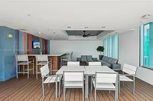 55 SE 6th St, Miami, FL 33131 - Photo 13