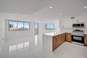 7135 Collins Ave, Miami Beach, FL 33141 - Photo 5