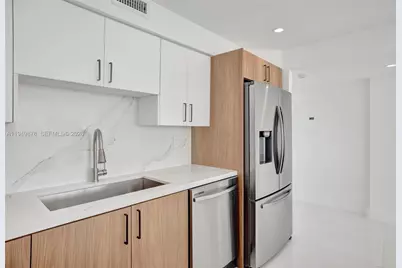 7135 Collins Ave #835, Miami Beach, FL 33141 - Photo 17