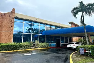 26 Diplomat Parkway, Hallandale Beach, FL 33009 - Photo 15