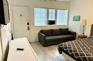 26 Diplomat Parkway, Hallandale Beach, FL 33009 - Photo 9