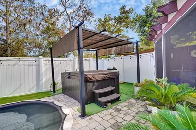 311 SW 203rd Ave, Pembroke Pines, FL 33029 - Photo 3