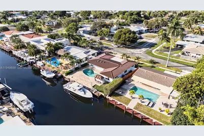 800 SE 3rd Ter, Pompano Beach, FL 33060 - Photo 1