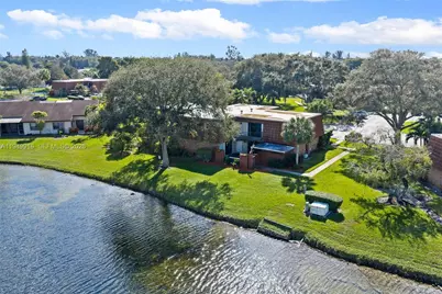 11875 SW 12th Pl, Davie, FL 33325 - Photo 3