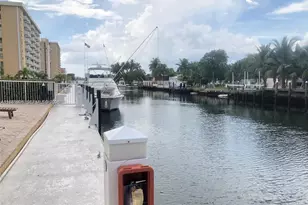 2000 NE 135th St, North Miami, FL 33181 - Photo 17