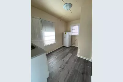 1011 SW 5th St #2, Miami, FL 33130 - Photo 3