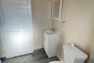 1011 SW 5th St, Miami, FL 33130 - Photo 9