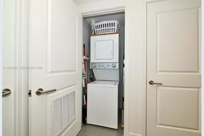 1600 NE 1 Ave #2012, Miami, FL 33132 - Photo 25
