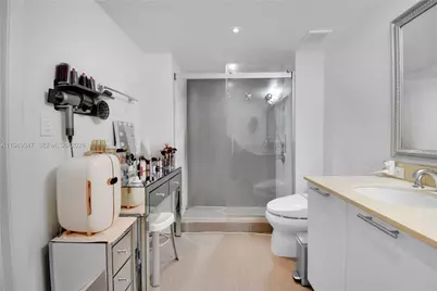 1800 N Bayshore Dr #3410, Miami, FL 33132 - Photo 23