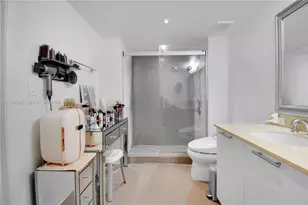 1800 N Bayshore Dr, Miami, FL 33132 - Photo 23