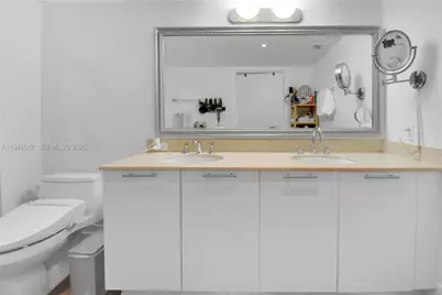 1800 N Bayshore Dr #3410, Miami, FL 33132 - Photo 21