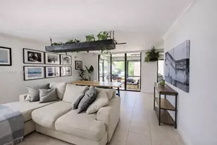 661 NE 195th St, Miami, FL 33179 - Photo 11