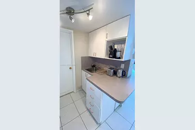 5445 Collins Ave #1425, Miami Beach, FL 33140 - Photo 13