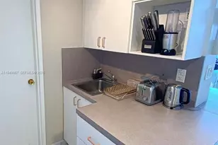 5445 Collins Ave, Miami Beach, FL 33140 - Photo 13