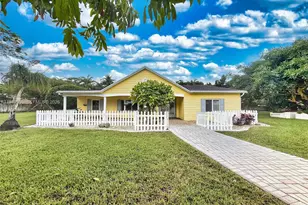 19280 SW 304th St, Homestead, FL 33030 - Photo 3