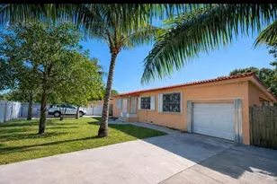 576 NW 147th St, Miami, FL 33168 - Photo 1