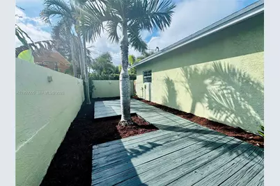 1012 NE 17th Ct #3, Fort Lauderdale, FL 33305 - Photo 11