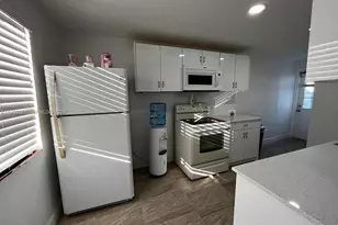 2049 SW 60th Ct, Miami, FL 33155 - Photo 11