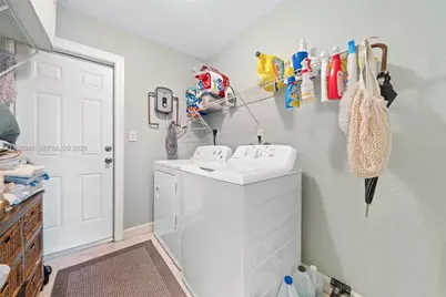 208 NE 4th St, Hallandale Beach, FL 33009 - Photo 21